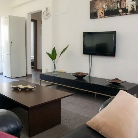 Cosy Ground Floor Апартаменты *