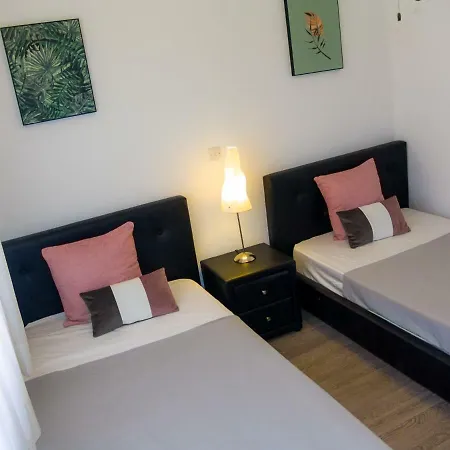 Cosy Ground Floor Апартаменты *